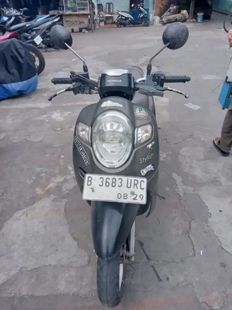 Jual motor scoopy tahun 2018