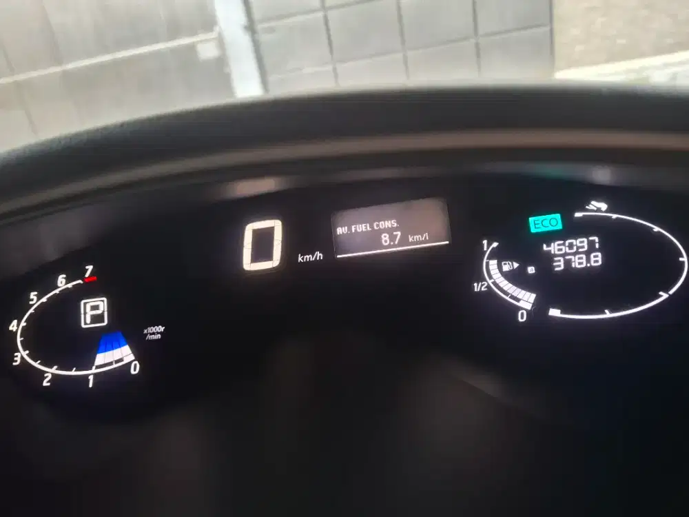 Nissan Serena  pmk 2014