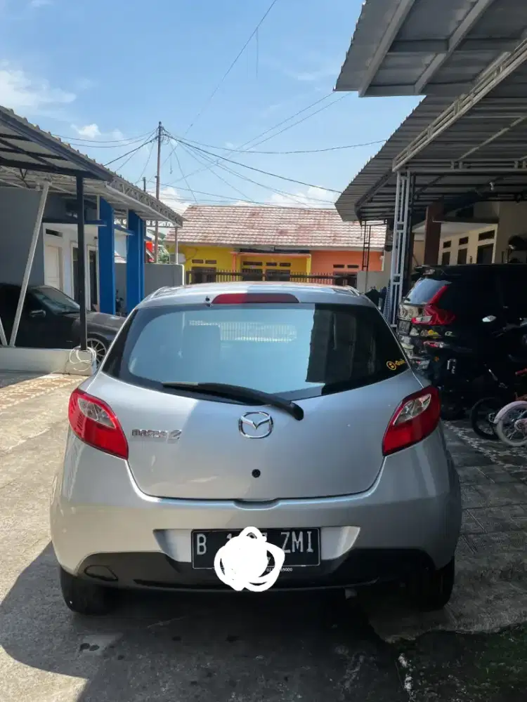 Mazda 2 s  non skyactive tahun 2011 silver