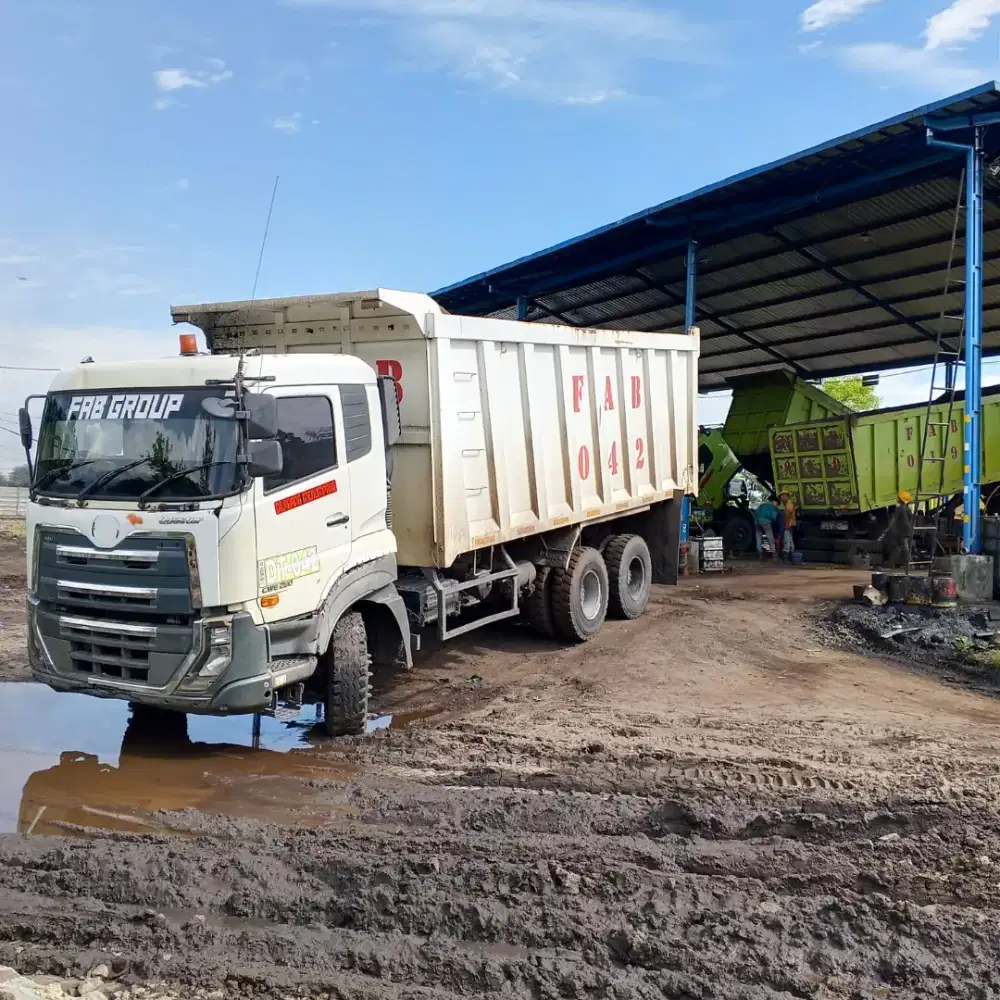 Dump truck UD Nissan quester tahun 2022