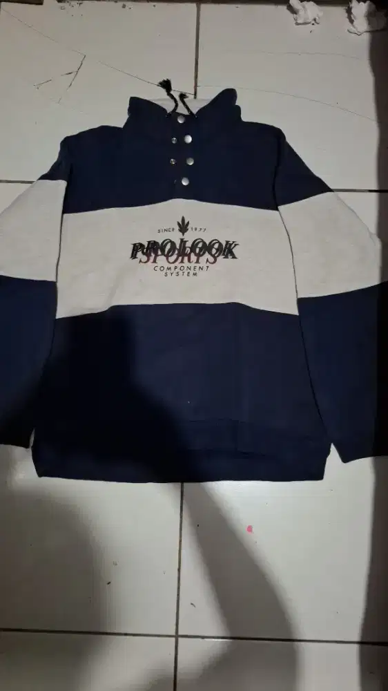 sweater biru prolook