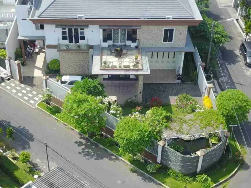 Dijual Rumah Konsep Resort Nginden Intan