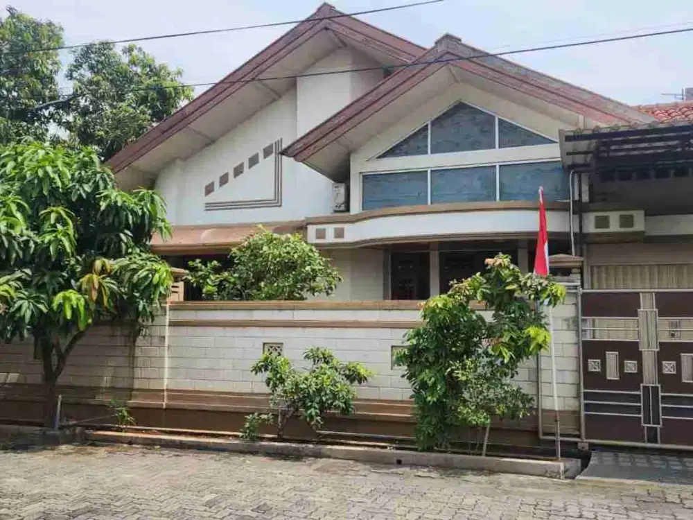 RUMAH HOOK PUSAT KOTA DI PERUMAHAN SEMARANG INDAH