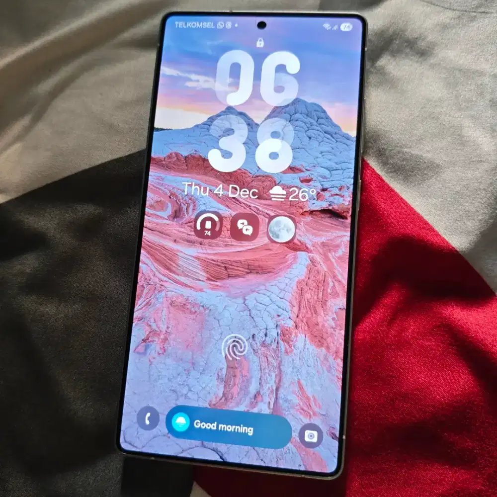 Samsung Galaxy S25 Ultra 1TB & Poco F7 512GB