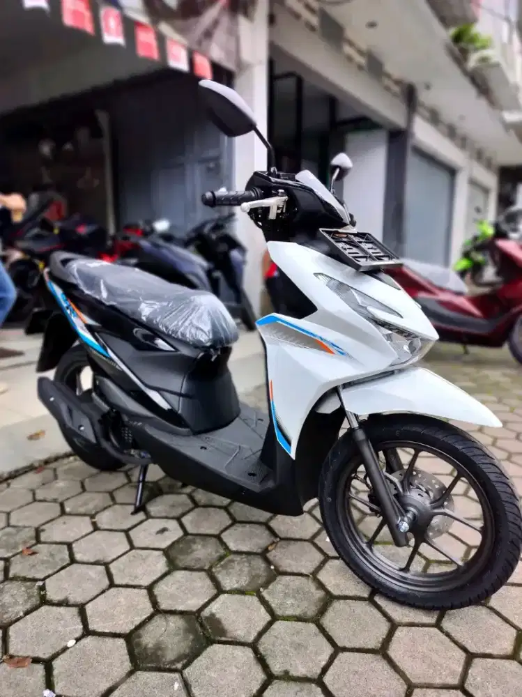 HONDA BEAT CBS WHITE