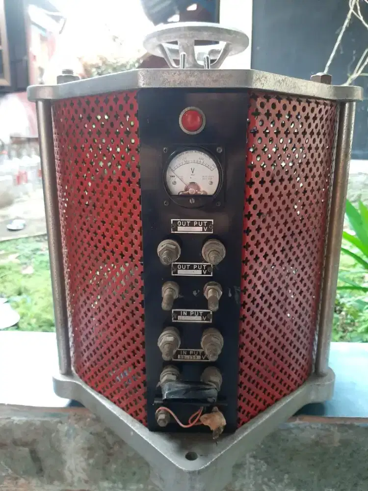 Stavol/regulator MATSUNAGA
[5kva/5000watt]  ORIGINAL 
 Made in JAPAN
