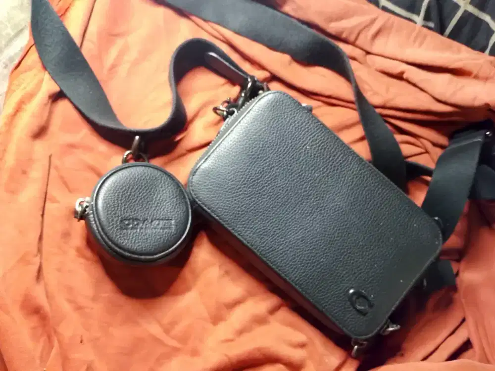 Tas selempang coach hitam