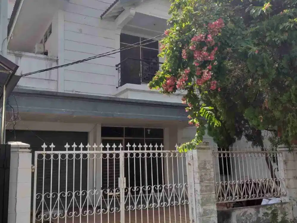 Rumah di Kelapa Gading,  Jakarta Utara. Sekitar Janur Elok.