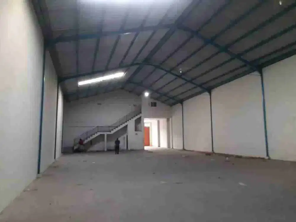 Di sewakan Gudang & Kantor pinggir jalan siap kerja dkt Tol solo