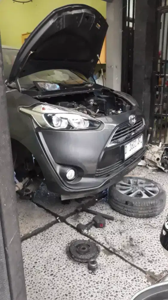 bengkel /montir mobil panggilàn 24 jam