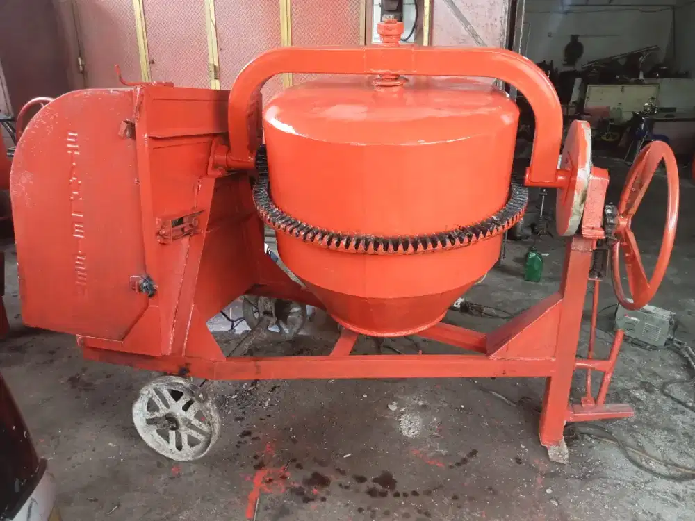 Molen cor merek Stahleisen 50 kg, mesin China Shark 8 PK mantap kerja