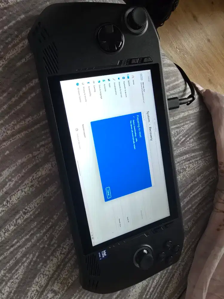 MSI Claw 512GB INTEL ULTRA 7 Garansi ON