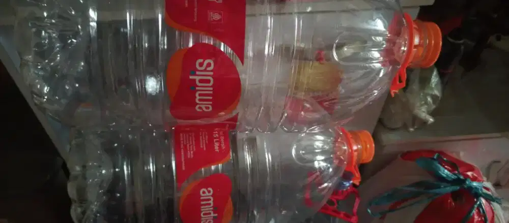 Galon kosong Amidis dan Le Minerale 15L