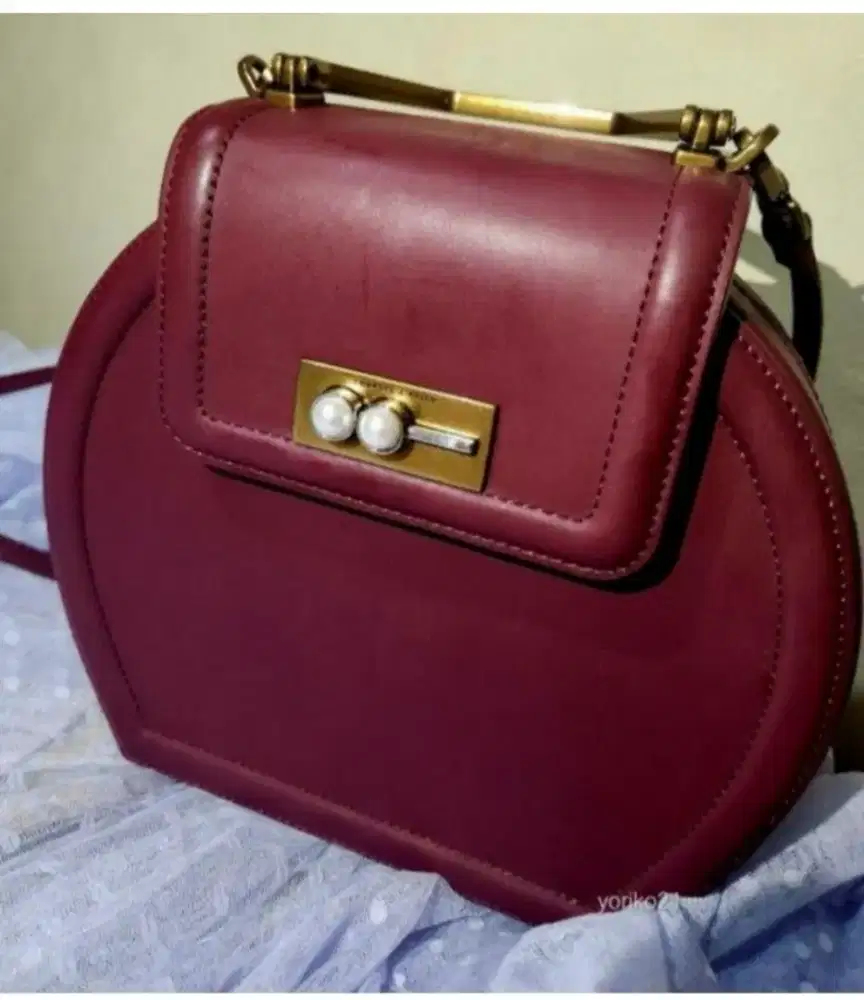 Tas Charles & Keith Maroon