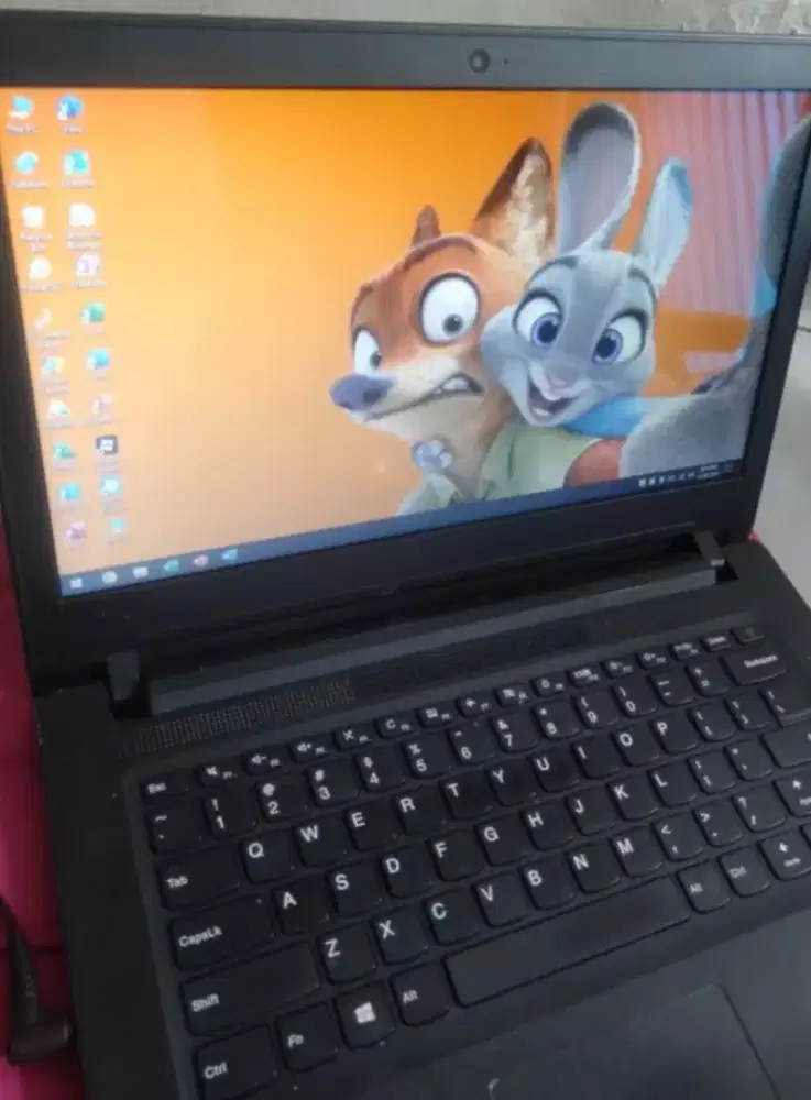 Jual laptop Lenovo Ideapad 110-14lbr masih bagus normal .