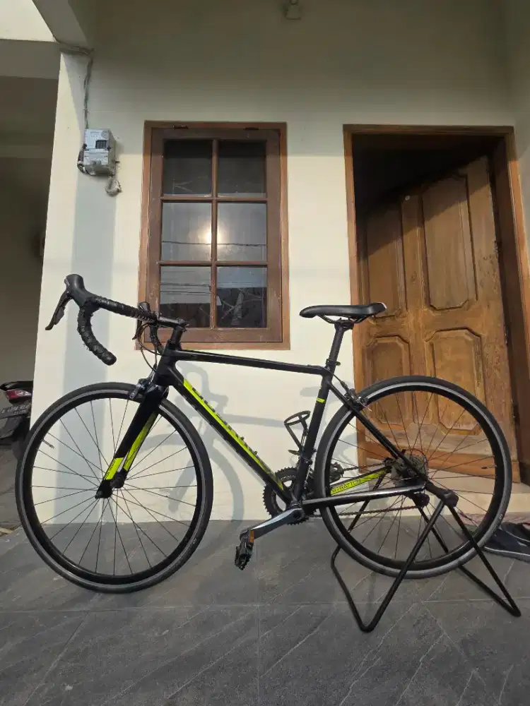 Sepeda Roadbike Poligon Stratos S4 2019