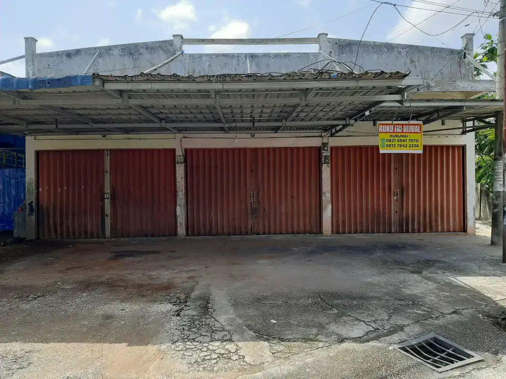 Dijual ruko 3 pintu beserta tanah di belakangnya