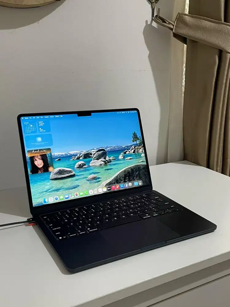 MacBook Air 2025 M4 13 inch 16/256