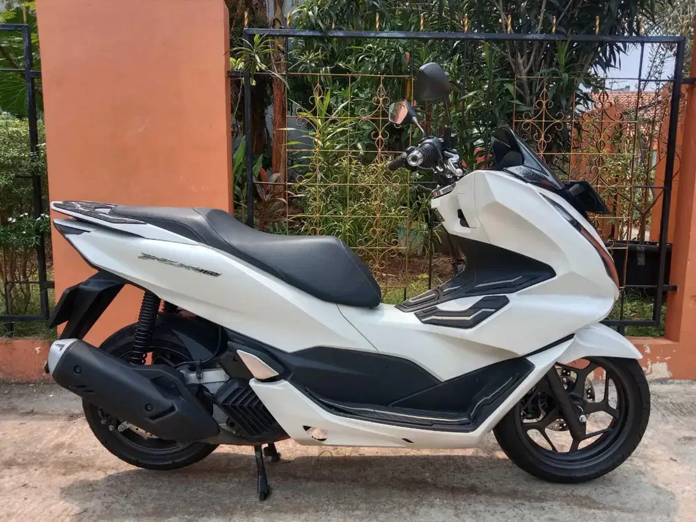 Honda PCX 160 th 2024 bisa cash/kredit