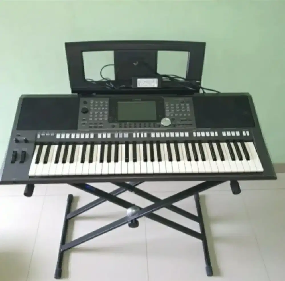Dijual keyboard YAMAHA PSR R 970 kondisi bagus jarang pakai