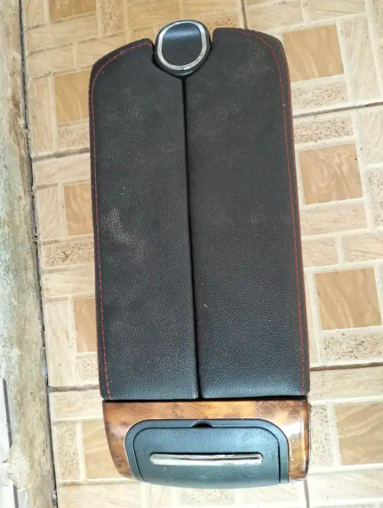 Armrest box mobil
