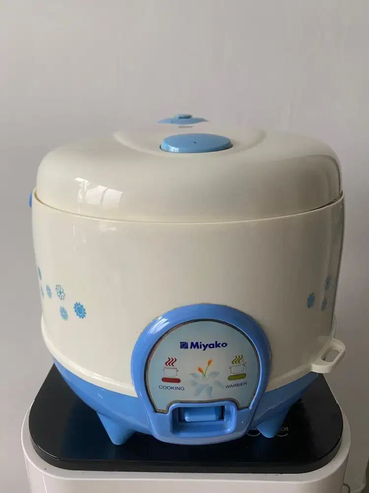Di jual Magicom Rice Cooker Miyako 1.2 Liter