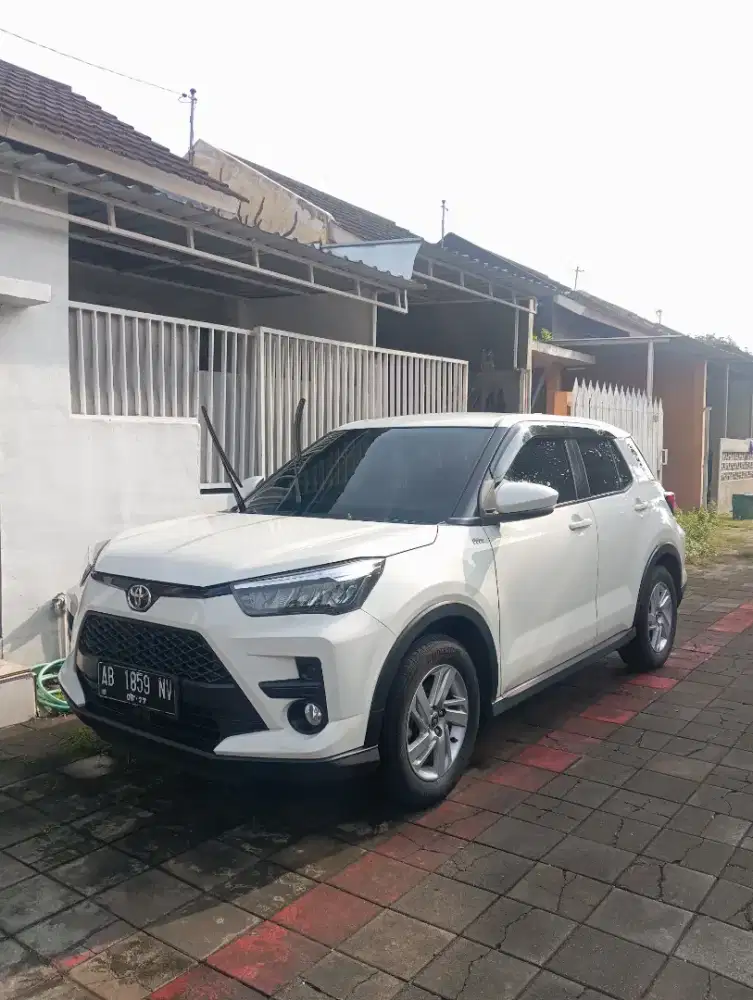 Raize 2022 1.2 G CVT Putih Istimewa