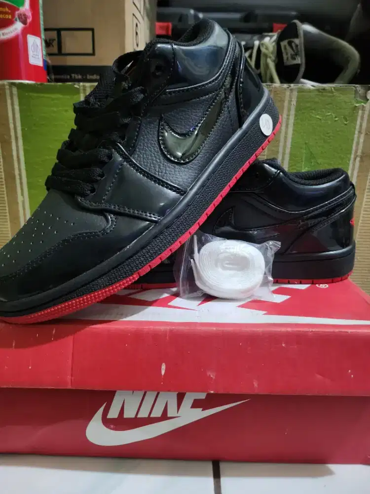 Sepatu nike baru