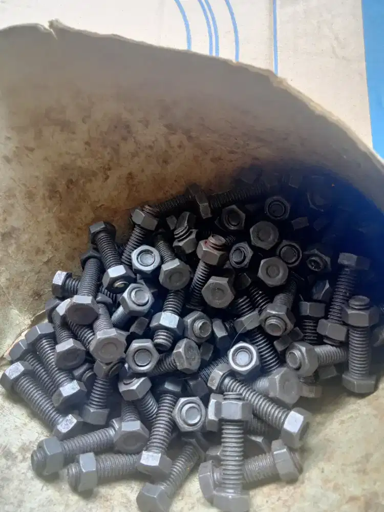 Mur baut ukuran panjang 35 mm