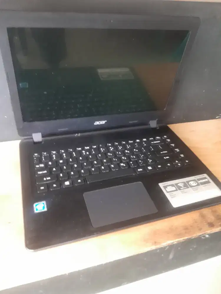 LAPTOP ACET RAM 8GB SSD + HARDISK