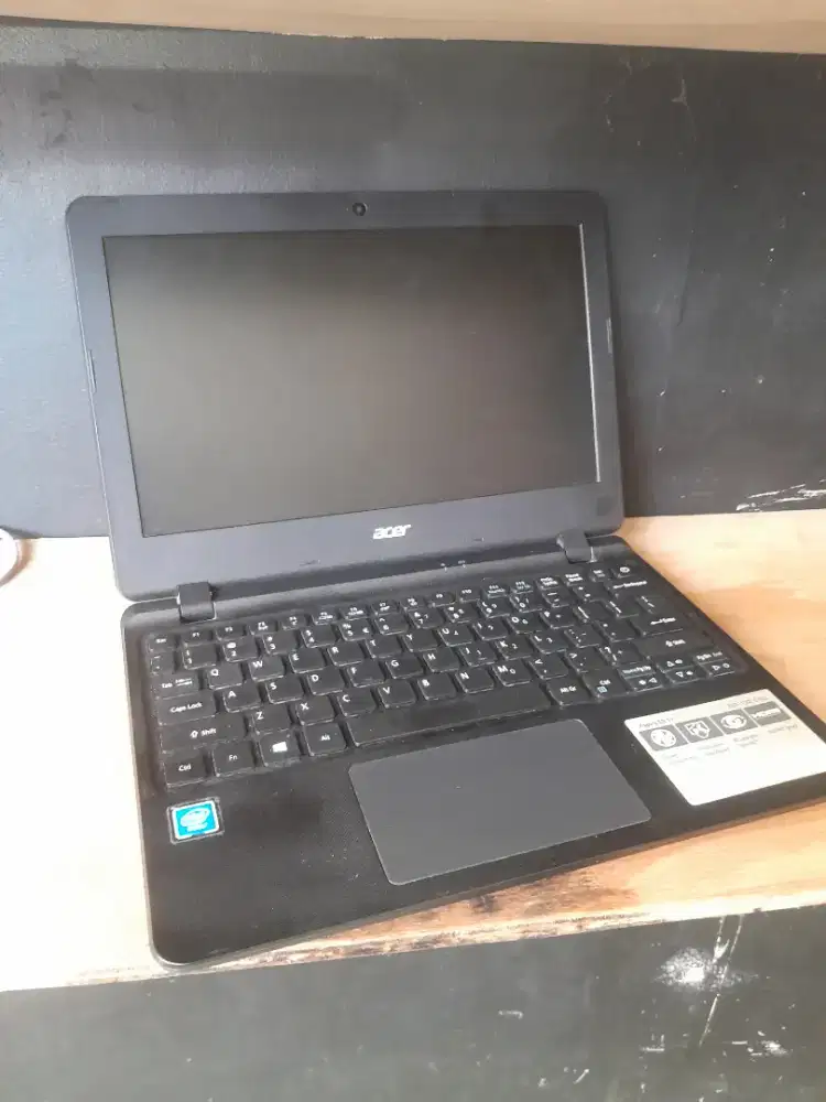 NOTEBOOK ACER LAYAR 11.6 INCI