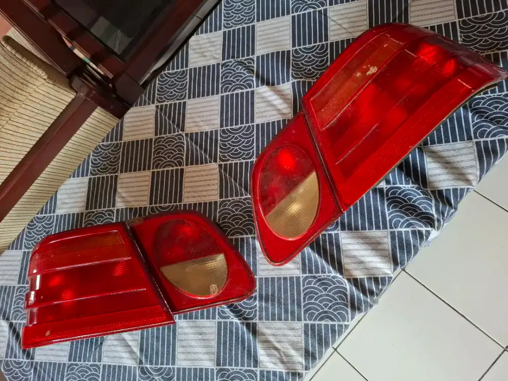 Lampu Belakang Mercy W210