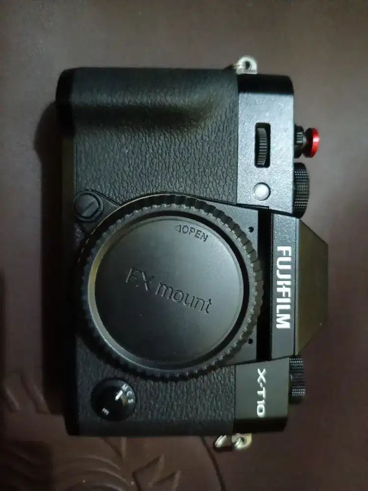 Fujifilm XT10 Like New + Lensa Kit