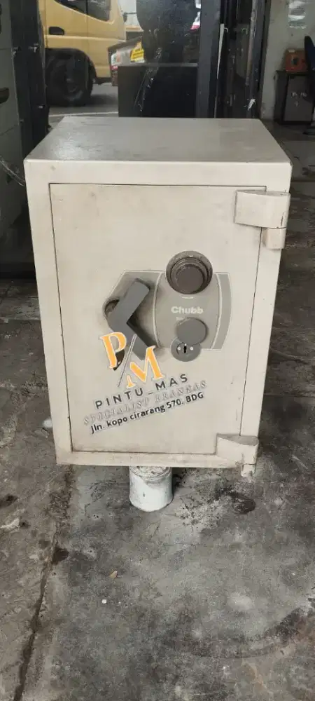 Brankas Merk chubb second