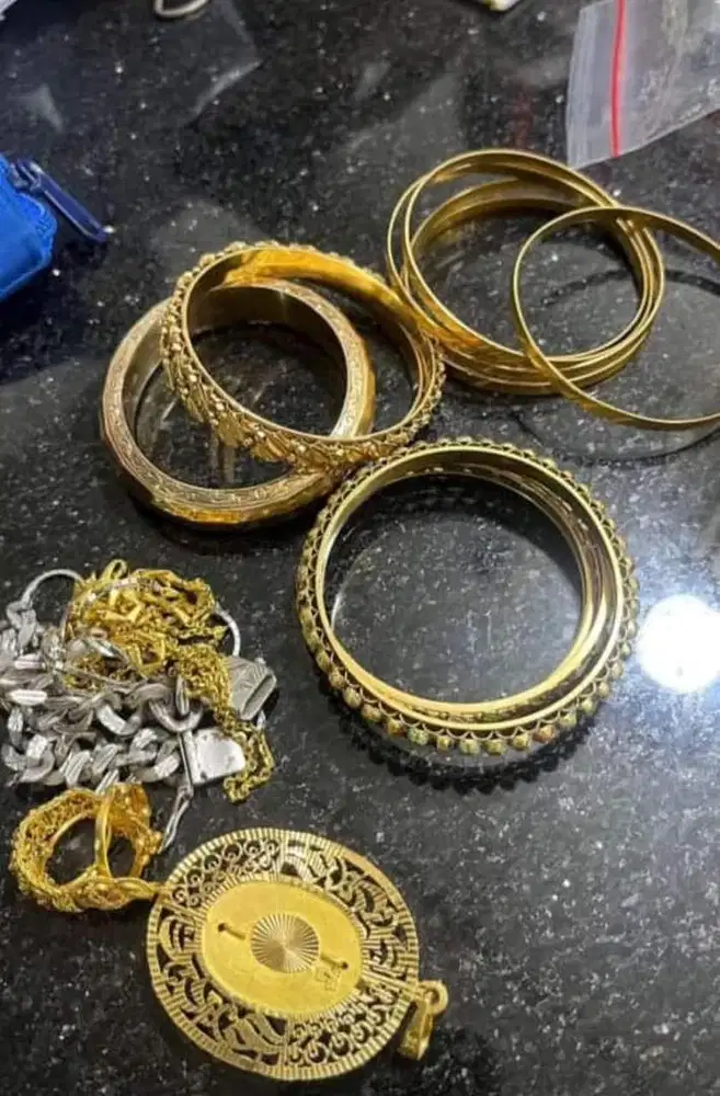 Terima jual beli emas dan berlian