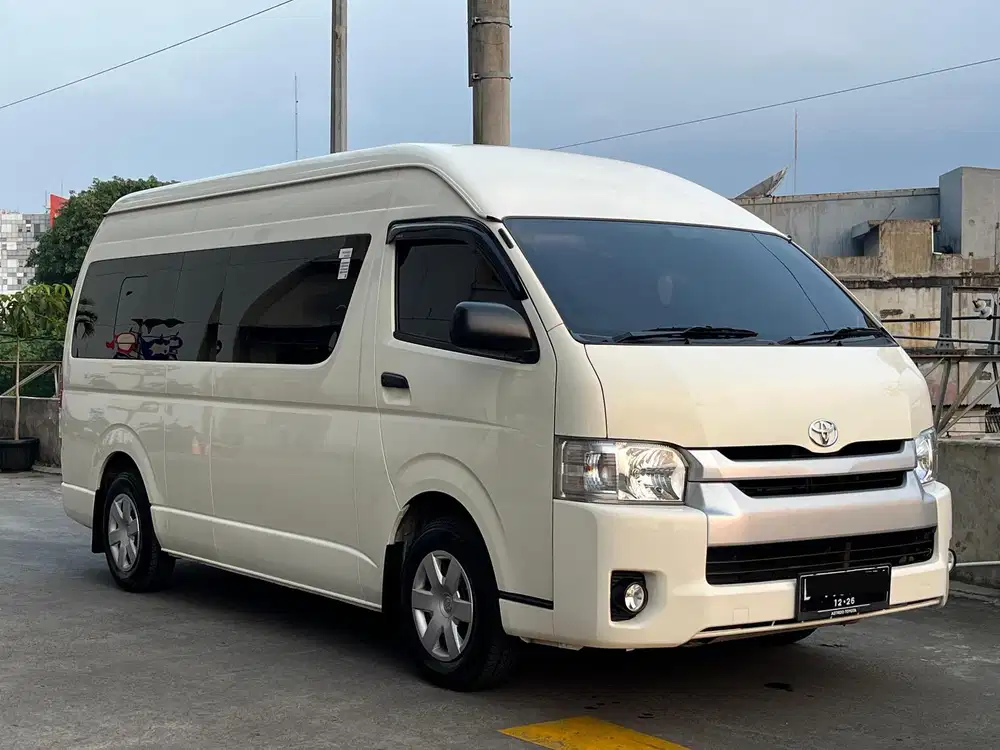 LOW KM 25RB !! TOYOTA HIACE COMMUTER 2.5 2021 MT MDL 2022/2023