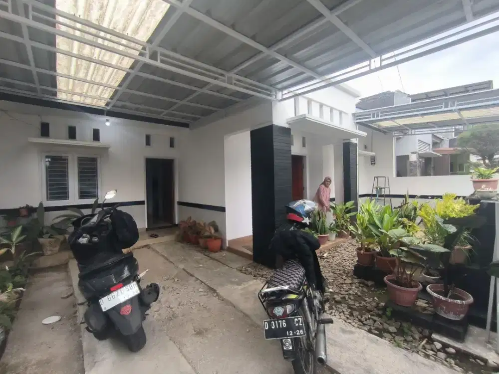 JUAL CEPAT RUMAH SIAP HUNI HOOK DI KOMPLEK ARCAMANIK ENDAH DEKAT SPORT JABAR