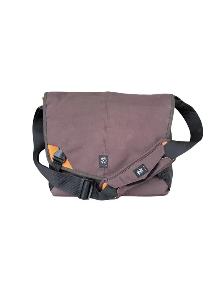 Crumpler camera bag (the seven million dollar)