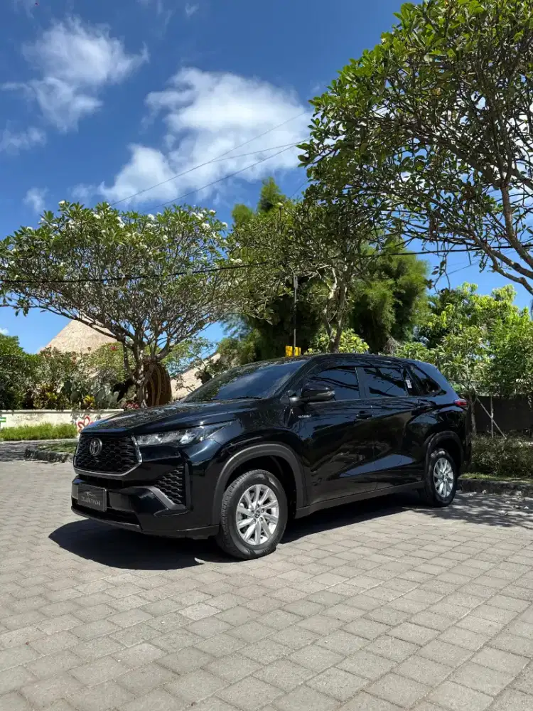 KM 9.000 an Innova Zenix 2.0L G Hybrid Hitam Metalik 2024