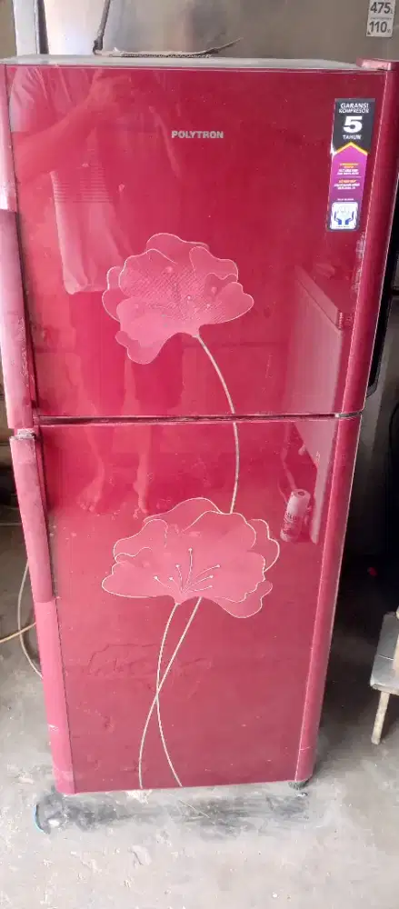 Kulkas 2 pintu Polytron