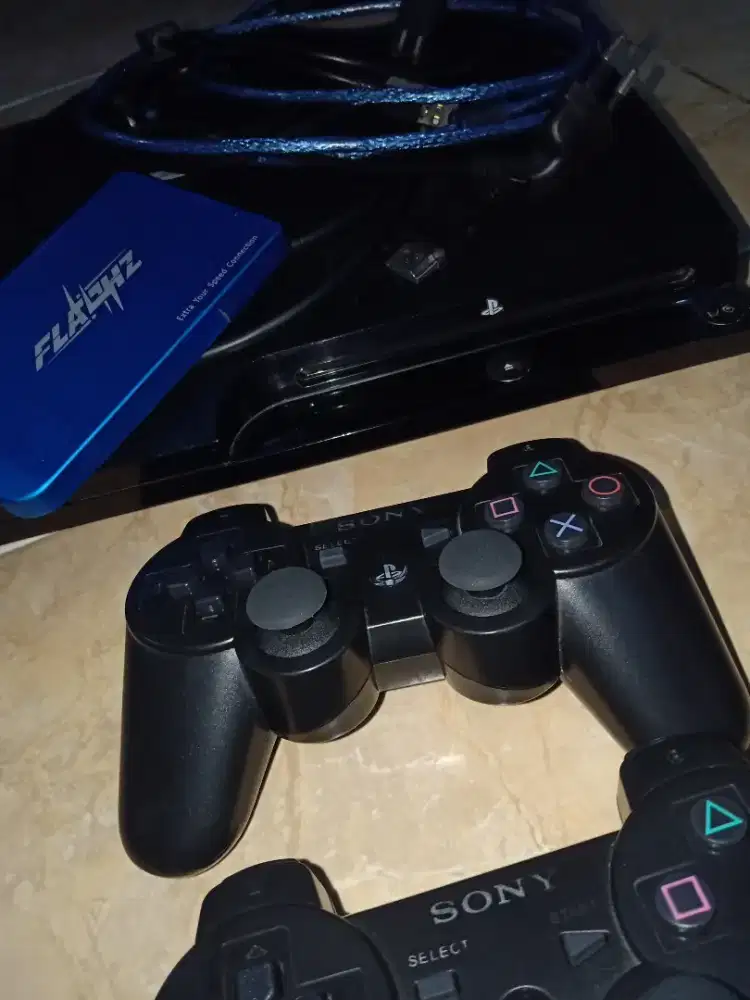 PS 3 slim lengkap dengan kotak nya