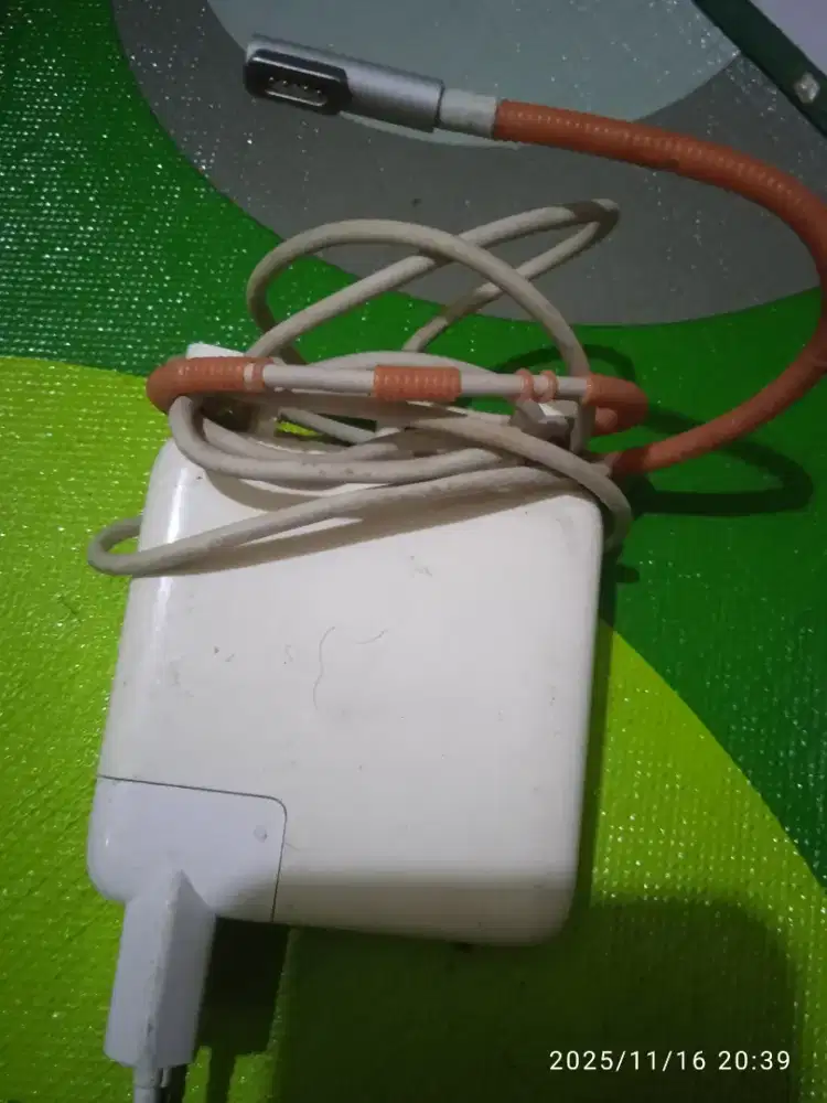 Charger laptop apple macbook 60w tipe L magsafe 1.normal ori