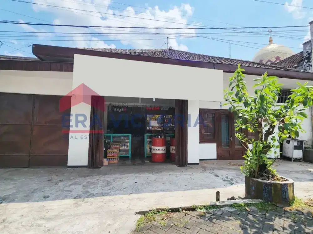 Rumah Komersial Poros Tumpang Lokasi Ramai Jalur Wisata Bromo Dekat Pasar