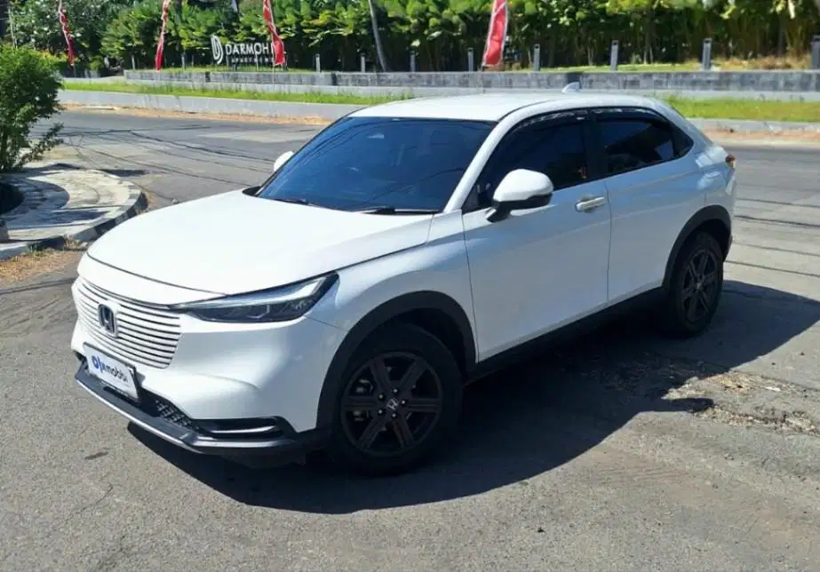 Low KM Honda HR-V 1.5 E Bensin-AT 2022 Putih LBAF