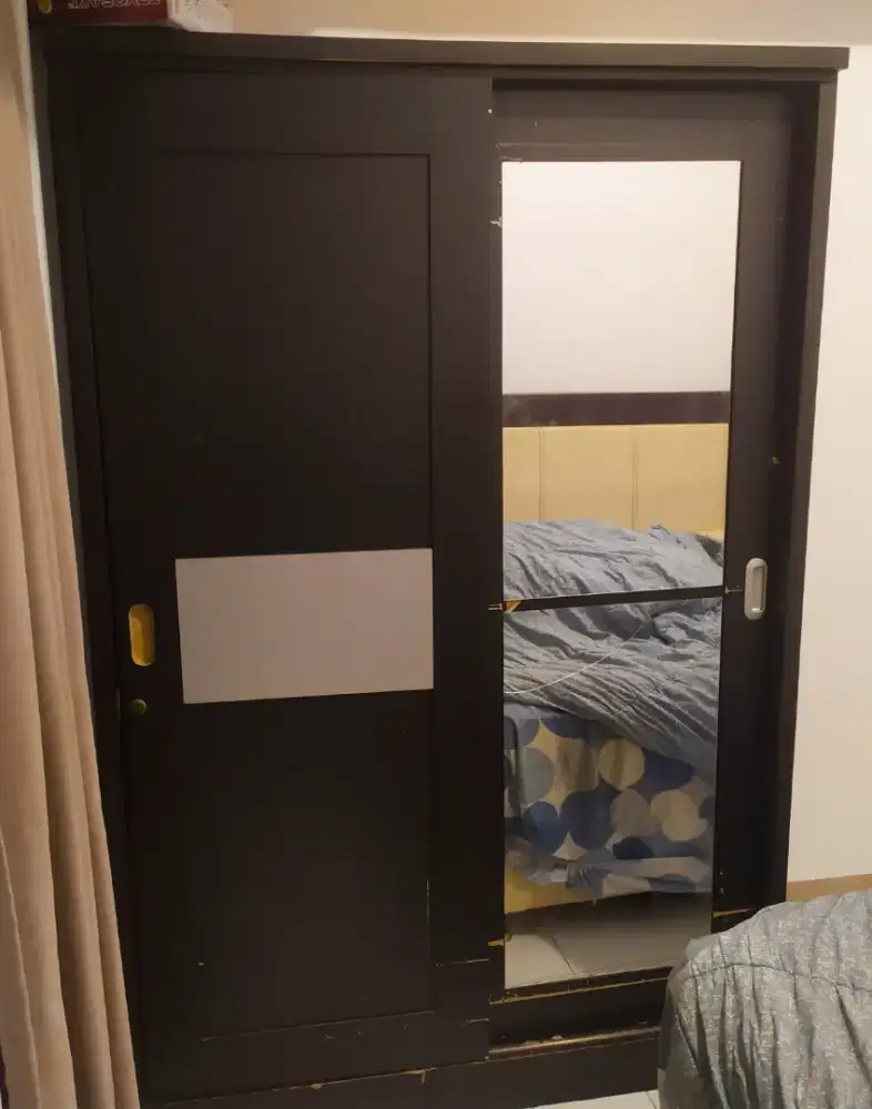 Jual lemari 2 pintu dilengkapi kaca apart Tokyo PIK2 murmer