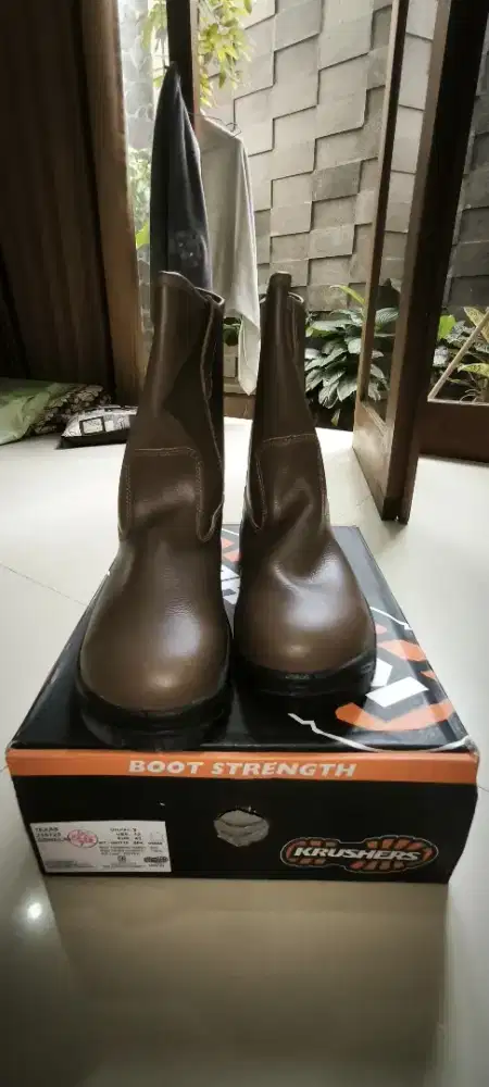 sepatu safety merk krushers