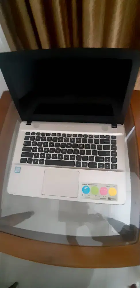 LAPTOP MERK ASUS X441U TERAWAT BAIK DAN BERFUNGSI BAIK