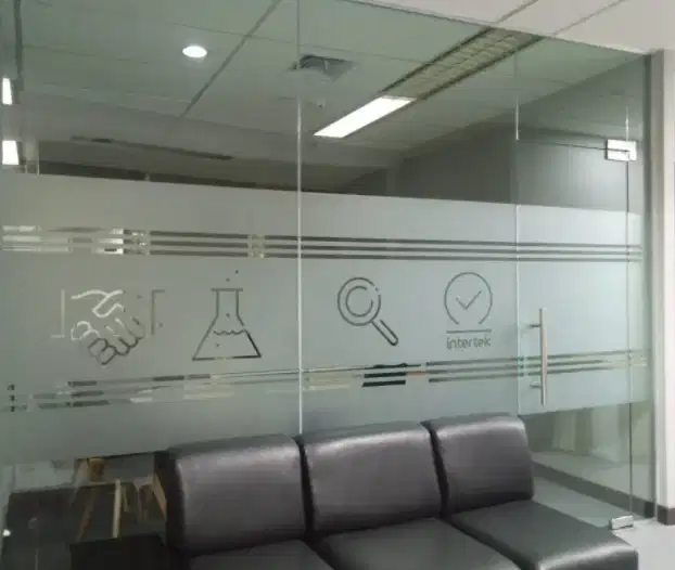 PUSAT STIKER KACA KANTOR SANDBLAST PRINT CUTTING STICKER KACA ES BURAM