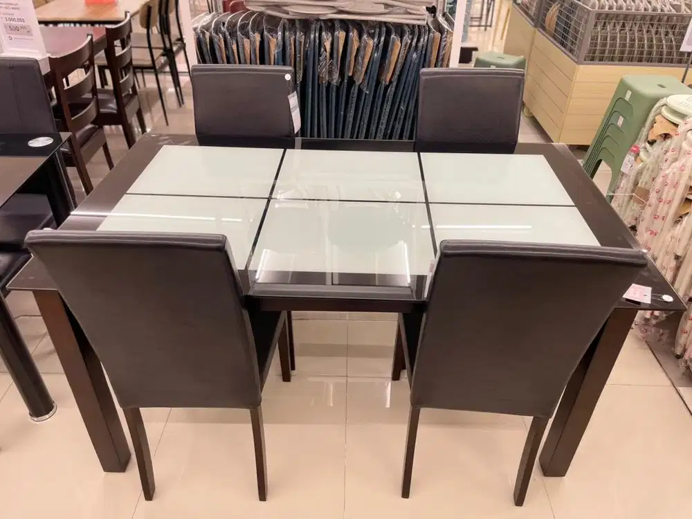 MEJA MAKAN SET SELMA