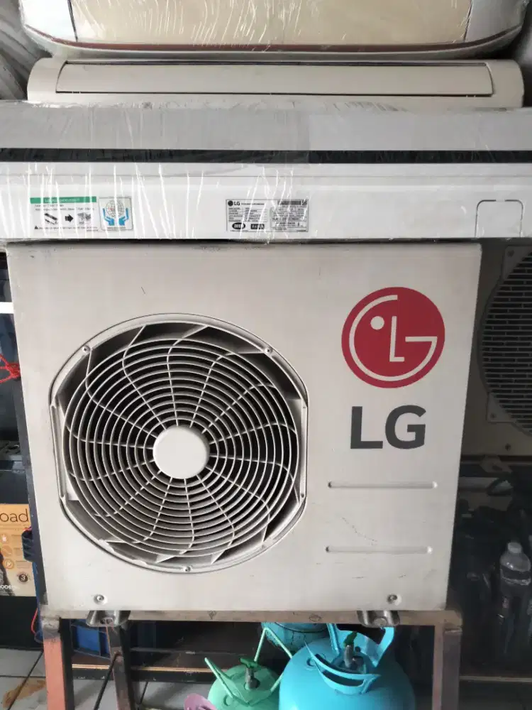 Di jual AC bekas merk LG 1/2 pk,kondisi masih dingin